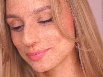 girl
        artease cam image #6401044