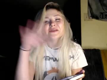 girl
        kipsy420 cam image #4970520