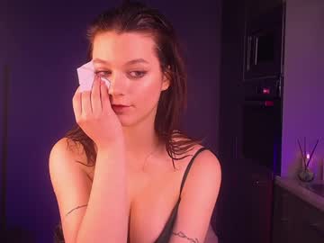 girl
        lorienn cam image #3045218