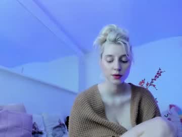 girl
        kenziedawton cam image #1584825