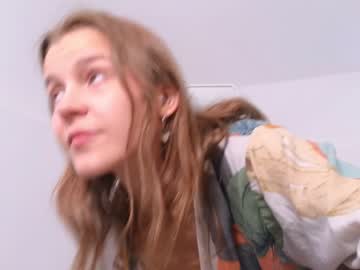 girl
        eli_sun cam image #2004086