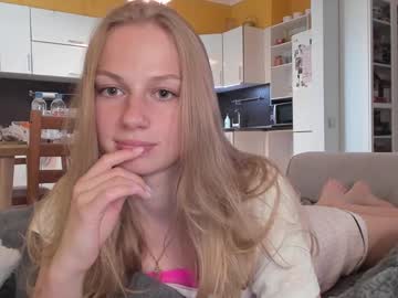 girl
        magic_couple13 cam image #4412026
