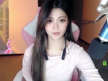 girl
        akina520 cam image #4635666