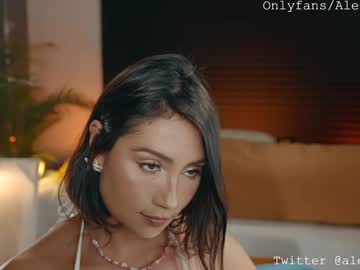 girl
        alejastorm cam image #6701433