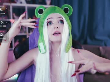 girl
        madnessalise cam image #6820319