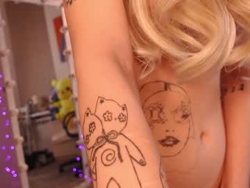 girl
        daisy_sshine cam image #3151381