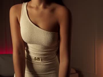 girl
        emilybatee cam image #5663728