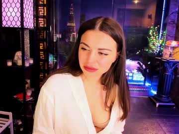 girl
        alma_pearl cam image #1120727
