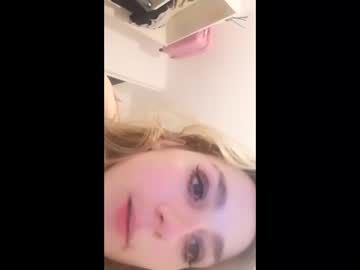 girl
        lavingne cam image #687407