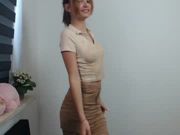 girl
        vivien_slender cam image #4252906