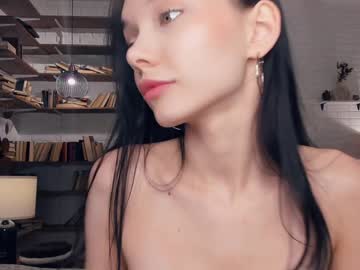 girl
        riskyproject cam image #5696288
