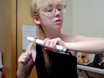 girl
        blonde_katie cam image #3371937