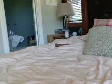 girl
        kumfoxlive cam image #3438310