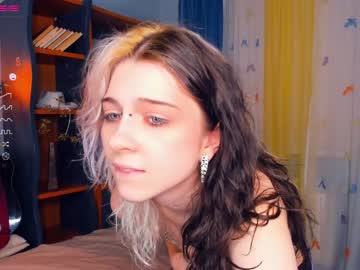 girl
        deliaderrick cam image #3813929
