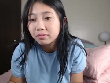 girl
        skytime96 cam image #3621798