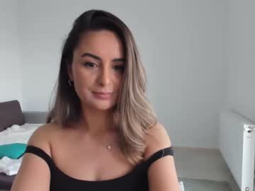 girl
        epicfu cam image #1459410