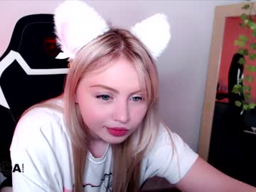 girl
        shy_blondiee cam image #866864