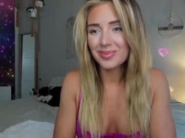girl
        theselina_kyle cam image #4364637