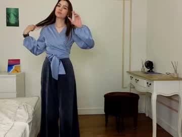 girl
        fannydowlen cam image #4342678