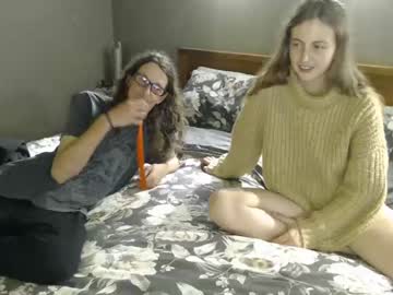 couple
        nzplaytime cam image #1553809