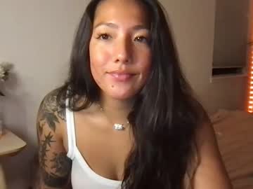 girl
        kiannilee cam image #2995228