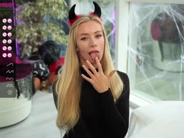 girl
        vika54784 cam image #123002
