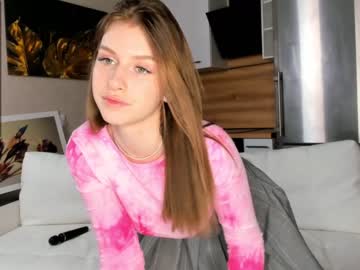 girl
        annaestradae cam image #1462088