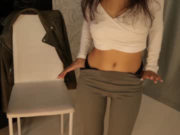 girl
        agatameow cam image #4797304