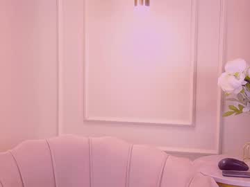 girl
        gwenbanks cam image #5145221