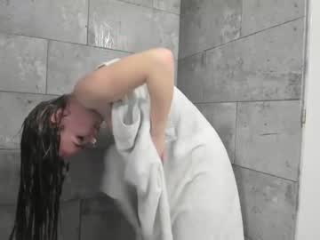 girl
        shy_student_alice cam image #3350426