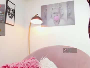 girl
        missniley cam image #3953428