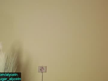 girl
        alycetn cam image #1115516