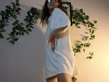 girl
        teresabriggs cam image #2357138