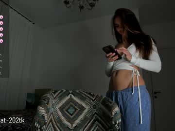 girl
        mysweethobby cam image #6676999