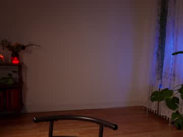 girl
        alisonrouge cam image #3366585