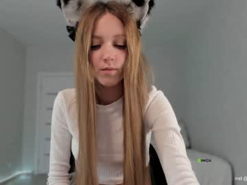 girl
        tadammary cam image #2278757