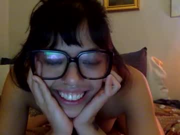 girl
        raynydayxx cam image #5924433