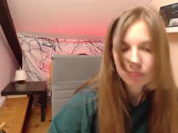 girl
        suziii_ cam image #1287387