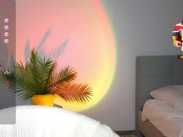girl
        shy_blondiee cam image #2497612