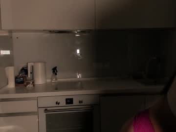 girl
        mila_lisss cam image #4559292