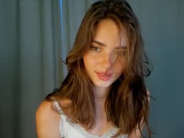 girl
        scarletmore cam image #2347324