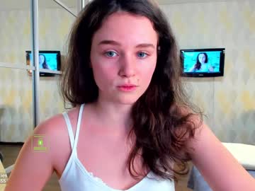 girl
        demurelixir cam image #349308