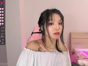 girl
        aisneon cam image #377623