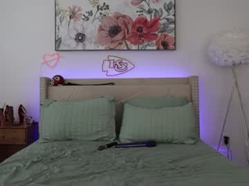 couple
        ari_lovexo cam image #6706088
