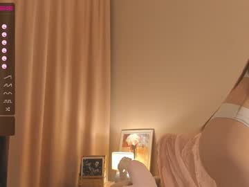 girl
        miaaperry cam image #994503