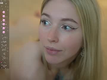 girl
        my_stella cam image #3402621