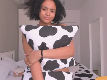 girl
        lakysha_ cam image #2077301