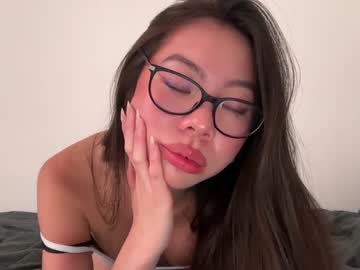 girl
        miakimxo cam image #5120999