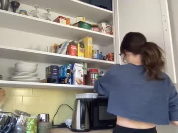 girl
        laceyflowers cam image #3078231