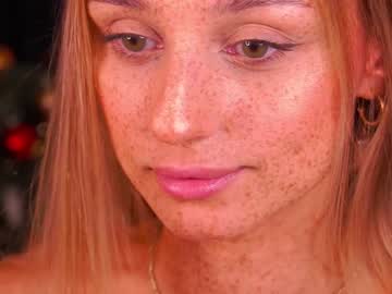 girl
        artease cam image #513600